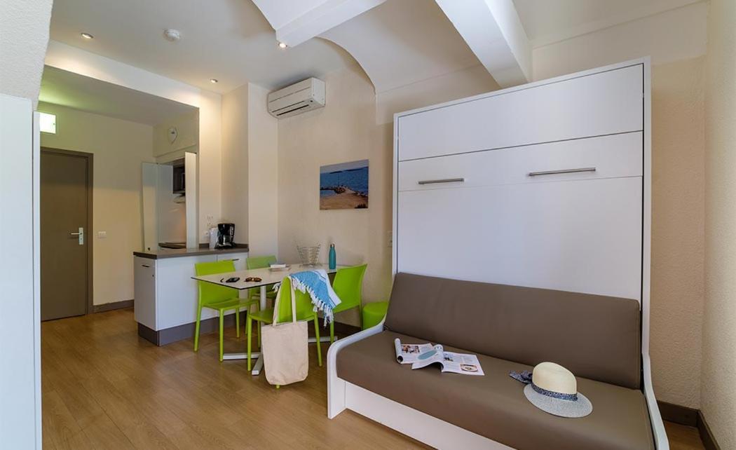 ホテル Belambra Clubs La Colle-Sur-Loup - Les Terrasses De Saint-Paul De Vence エクステリア 写真