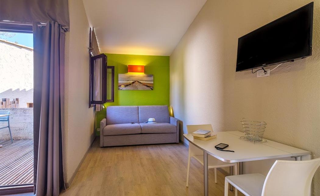 ホテル Belambra Clubs La Colle-Sur-Loup - Les Terrasses De Saint-Paul De Vence エクステリア 写真