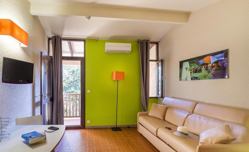 ホテル Belambra Clubs La Colle-Sur-Loup - Les Terrasses De Saint-Paul De Vence エクステリア 写真