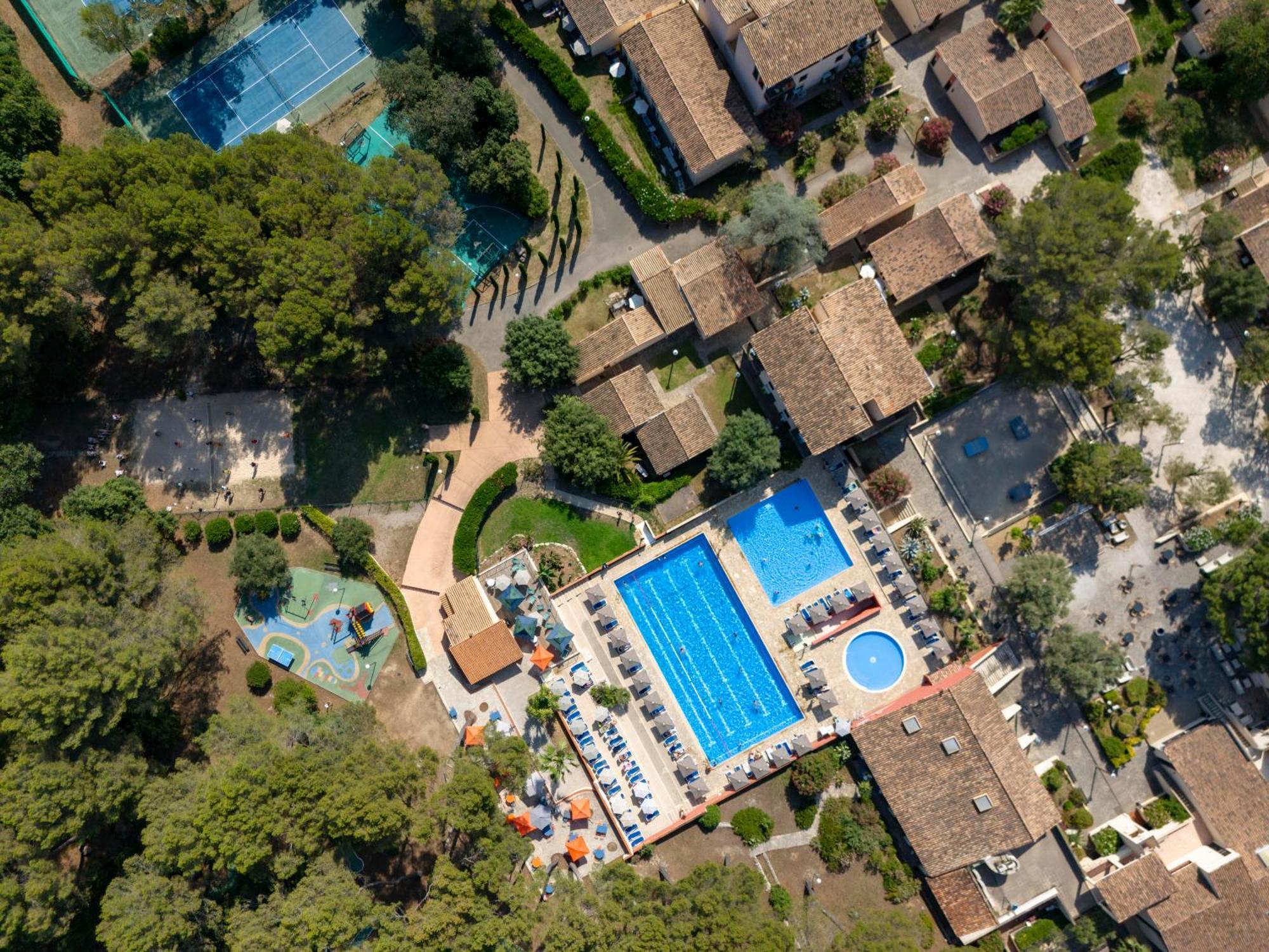 ホテル Belambra Clubs La Colle-Sur-Loup - Les Terrasses De Saint-Paul De Vence エクステリア 写真